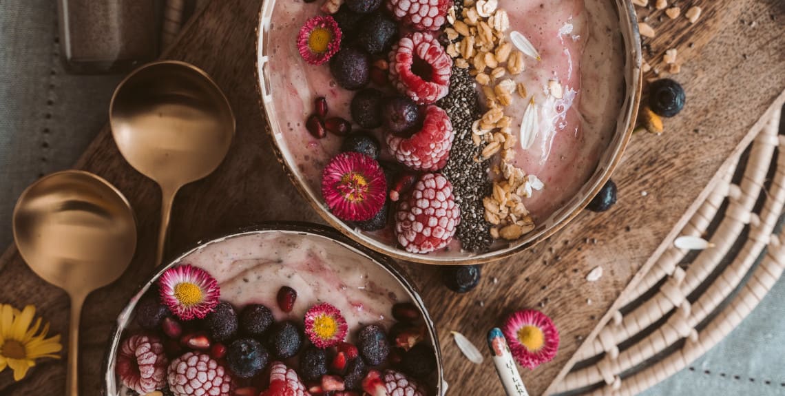 Vegane Smoothie Bowls mit Obst