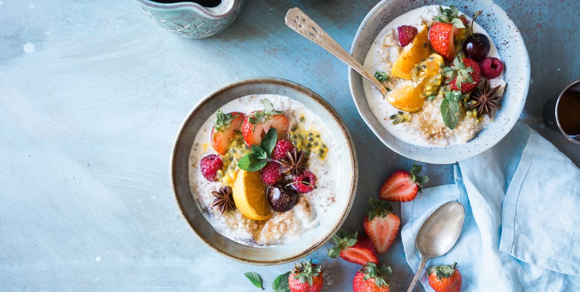 Vegane Bowls mit Obst